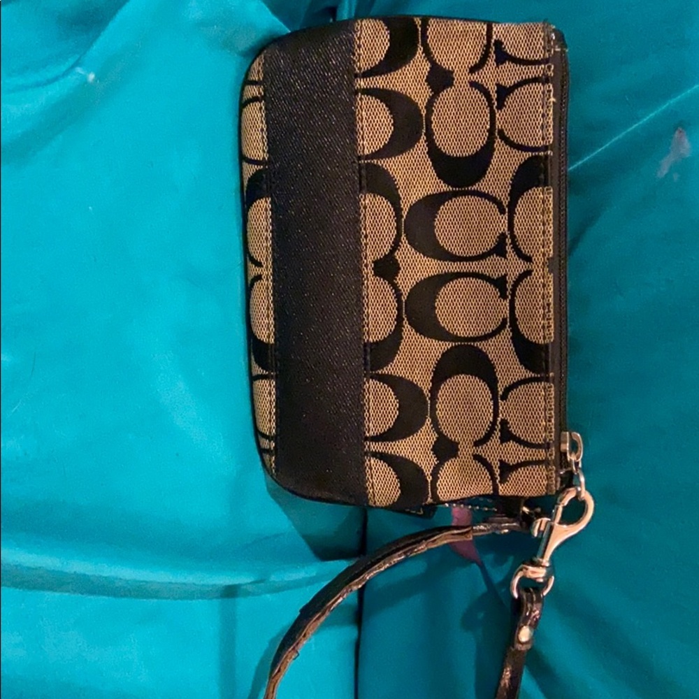 Coach wristlet - Picture 2 of 4